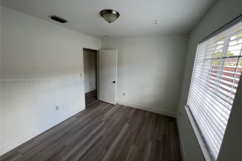 Снять в аренду виллу или дом в Майами, Флорида 4 спальни, 195.75м2, № 1954671 - фото 14