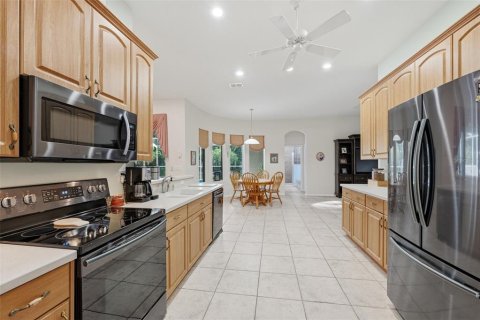 House in Spring Hill, Florida 3 bedrooms, 276.85 sq.m. № 2329539 - photo 13