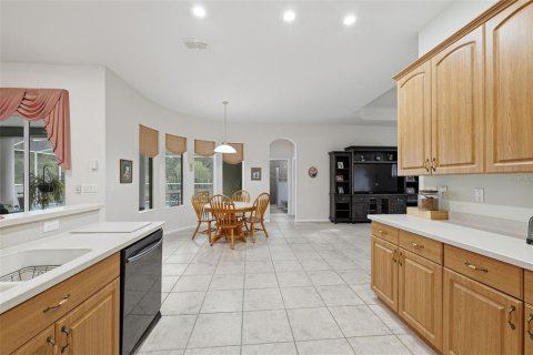 House in Spring Hill, Florida 3 bedrooms, 276.85 sq.m. № 2329539 - photo 14