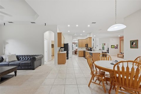 House in Spring Hill, Florida 3 bedrooms, 276.85 sq.m. № 2329539 - photo 19