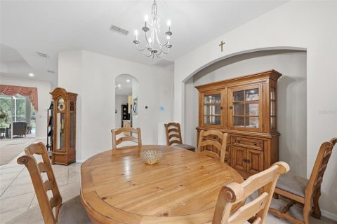 House in Spring Hill, Florida 3 bedrooms, 276.85 sq.m. № 2329539 - photo 18