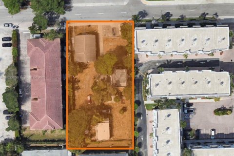 Terrain à vendre à Hollywood, Floride № 1960139 - photo 2