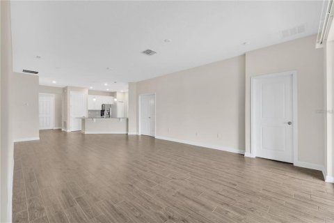 Villa ou maison à louer à Davenport, Floride: 3 chambres, 193.24 m2 № 2339015 - photo 5