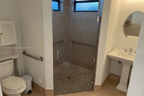 Casa en alquiler en Miami, Florida, 4 dormitorios, 163.04 m2 № 2010818 - foto 18