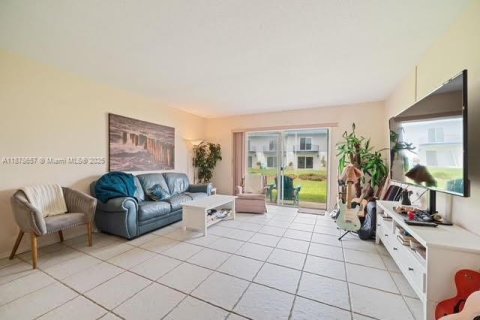 Condominio en venta en Ormond Beach, Florida, 2 dormitorios, 110 m2 № 1927553 - foto 9