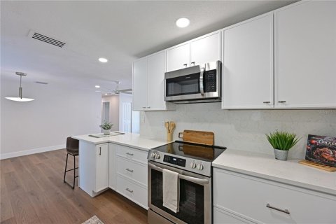 Villa ou maison à vendre à Sarasota, Floride: 4 chambres, 223.71 m2 № 1888590 - photo 13
