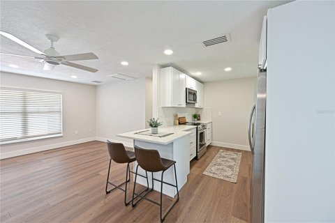 House in Sarasota, Florida 4 bedrooms, 223.71 sq.m. № 1888590 - photo 7