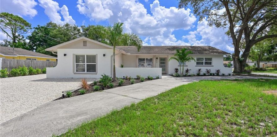 House in Sarasota, Florida 4 bedrooms, 223.71 sq.m. № 1888590
