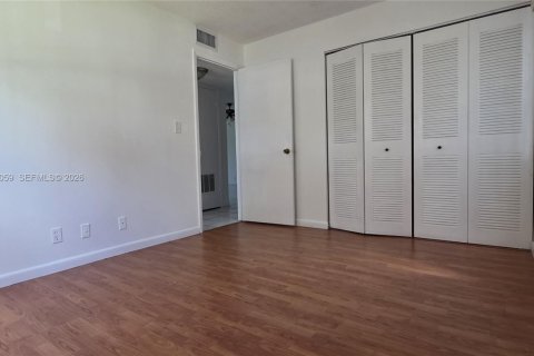 Copropriété à louer à Margate, Floride: 2 chambres, 90.12 m2 № 2240694 - photo 14