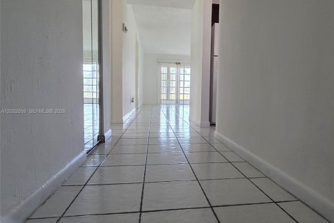 Condo à Margate, Floride, 2 chambres  № 2240694