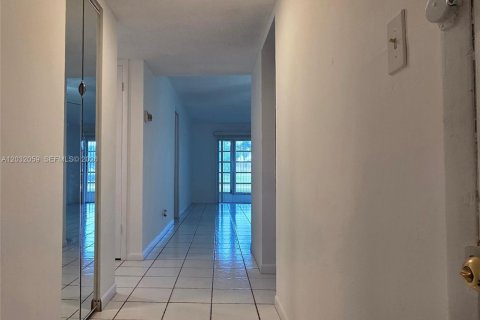 Copropriété à louer à Margate, Floride: 2 chambres, 90.12 m2 № 2240694 - photo 4