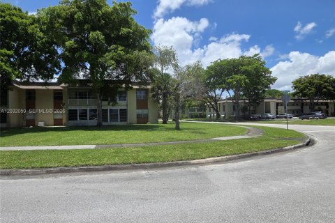 Copropriété à louer à Margate, Floride: 2 chambres, 90.12 m2 № 2240694 - photo 25