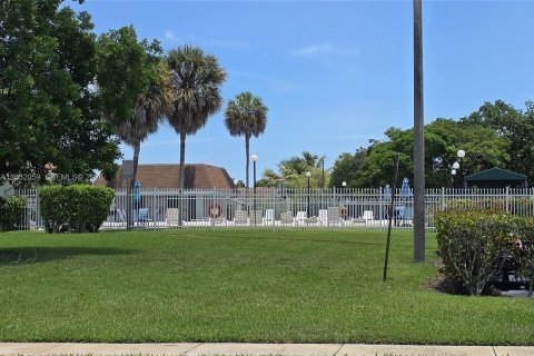 Copropriété à louer à Margate, Floride: 2 chambres, 90.12 m2 № 2240694 - photo 24