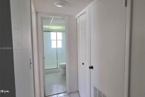 Copropriété à louer à Margate, Floride: 2 chambres, 90.12 m2 № 2240694 - photo 15