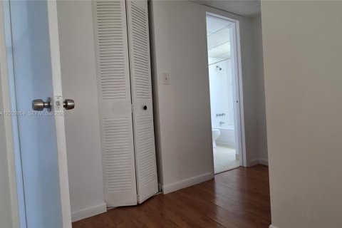 Copropriété à louer à Margate, Floride: 2 chambres, 90.12 m2 № 2240694 - photo 9