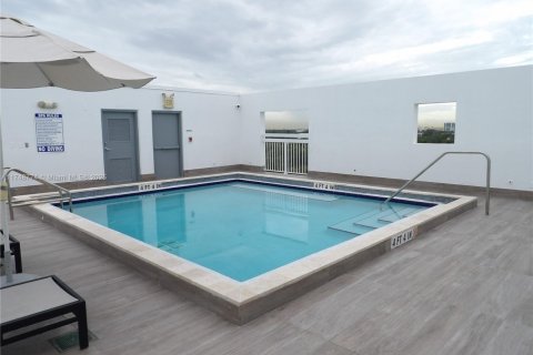 Condo in Miami, Florida, 1 bedroom  № 1859966 - photo 5