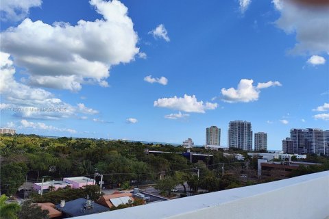Condo in Miami, Florida, 1 bedroom  № 1859966 - photo 19