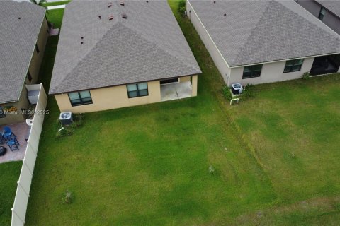 Casa en alquiler en Palm Bay, Florida, 4 dormitorios, 169.83 m2 № 1922351 - foto 7