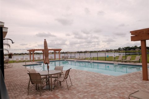 Casa en alquiler en Palm Bay, Florida, 4 dormitorios, 169.83 m2 № 1922351 - foto 29