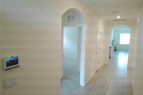 Casa en alquiler en Palm Bay, Florida, 4 dormitorios, 169.83 m2 № 1922351 - foto 10