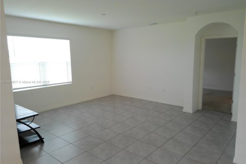 Casa en alquiler en Palm Bay, Florida, 4 dormitorios, 169.83 m2 № 1922351 - foto 20