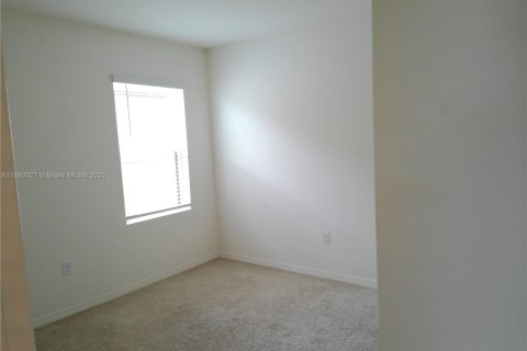 Casa en alquiler en Palm Bay, Florida, 4 dormitorios, 169.83 m2 № 1922351 - foto 14