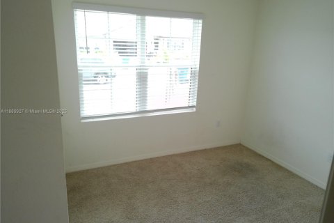 Casa en alquiler en Palm Bay, Florida, 4 dormitorios, 169.83 m2 № 1922351 - foto 13