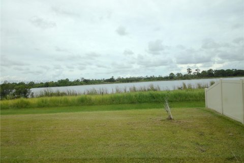 Casa en alquiler en Palm Bay, Florida, 4 dormitorios, 169.83 m2 № 1922351 - foto 23