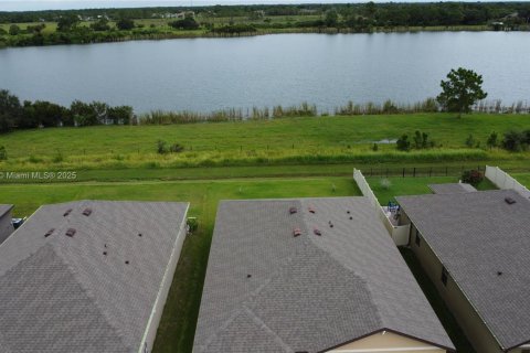 Casa en alquiler en Palm Bay, Florida, 4 dormitorios, 169.83 m2 № 1922351 - foto 4