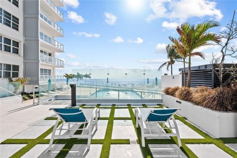 Condo in Fort Lauderdale, Florida, 2 bedrooms № 2077243 - photo 21
