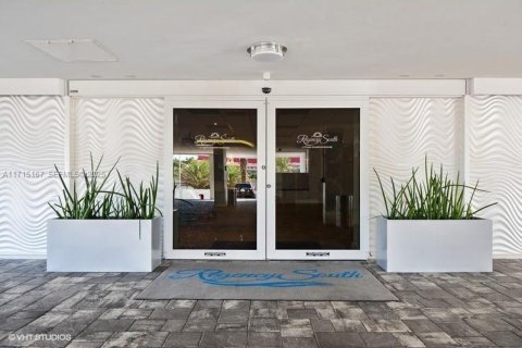Condo in Fort Lauderdale, Florida, 2 bedrooms № 2077243 - photo 29
