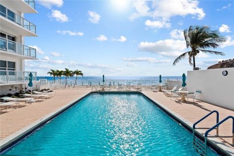 Condo in Fort Lauderdale, Florida, 2 bedrooms № 2077243 - photo 22