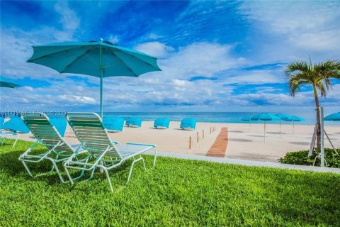 Condo in Fort Lauderdale, Florida, 2 bedrooms № 2077243 - photo 19