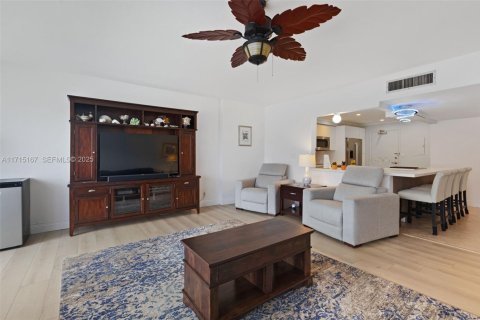 Condo in Fort Lauderdale, Florida, 2 bedrooms № 2077243 - photo 6