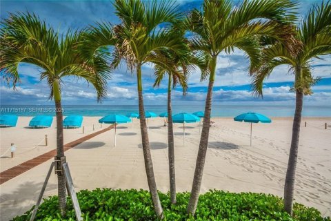 Condo in Fort Lauderdale, Florida, 2 bedrooms № 2077243 - photo 20