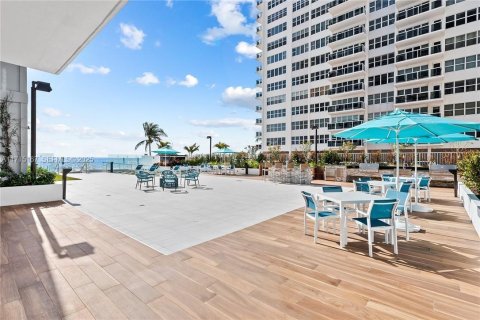 Condo in Fort Lauderdale, Florida, 2 bedrooms № 2077243 - photo 23