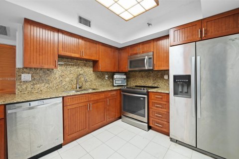 Condominio en venta en Aventura, Florida, 2 dormitorios, 109.72 m2 № 1861517 - foto 14