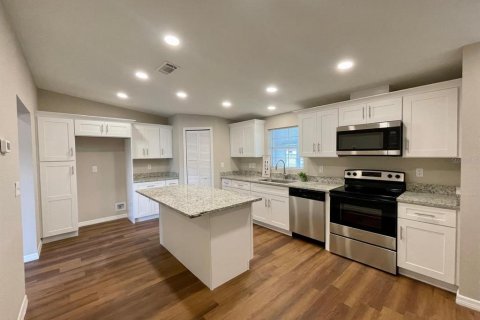 Casa en venta en Astatula, Florida, 3 dormitorios, 120.4 m2 № 1905538 - foto 2