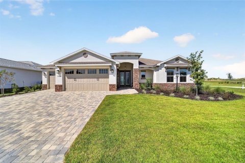 Casa en Ocala, Florida 3 dormitorios, 266.63 m2 № 2398579
