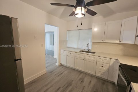 Casa en venta en Miami, Florida, 1 dormitorio, 89.19 m2 № 2008201 - foto 7