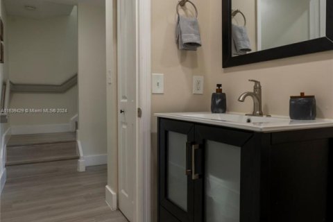 Снять в аренду таунхаус в Катлер-Бей, Флорида 2 спальни, 102.19м2, № 1958078 - фото 13