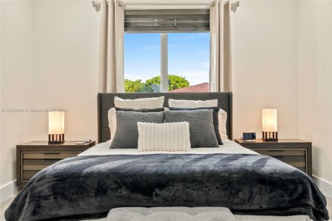 Снять в аренду таунхаус в Катлер-Бей, Флорида 2 спальни, 102.19м2, № 1958078 - фото 17