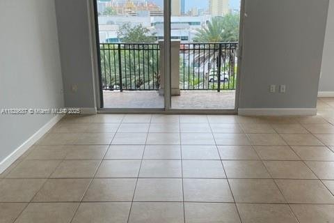 Condo in Miami, Florida, 2 bedrooms  № 1802585 - photo 2