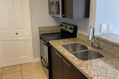 Condo in Miami, Florida, 2 bedrooms  № 1802585 - photo 4