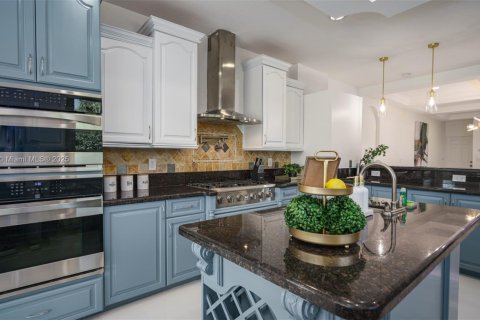 House in Palm City, Florida 9 bedrooms, 458.84 sq.m. № 1951760 - photo 16