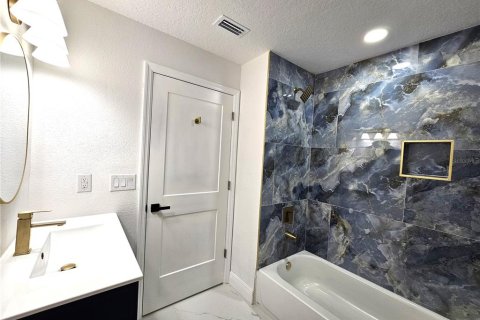 House in Dade City, Florida 3 bedrooms, 111.48 sq.m. № 1737333 - photo 20