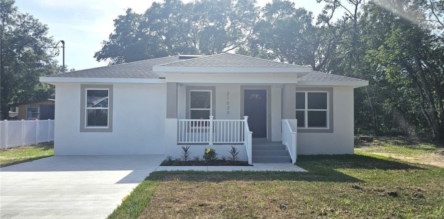 House in Dade City, Florida 3 bedrooms, 111.48 sq.m. № 1737333