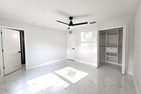 House in Dade City, Florida 3 bedrooms, 111.48 sq.m. № 1737333 - photo 27