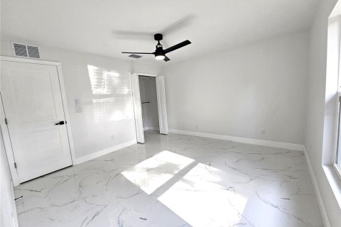 House in Dade City, Florida 3 bedrooms, 111.48 sq.m. № 1737333 - photo 26