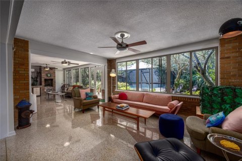 Casa en venta en Gainesville, Florida, 4 dormitorios, 277.22 m2 № 1858285 - foto 24